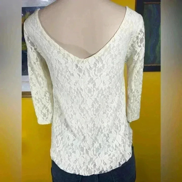 American Eagle Outfitters Ivory Lace 3/4 Sleeve V-Neck Babydoll Blouse - Picture 3 of 12